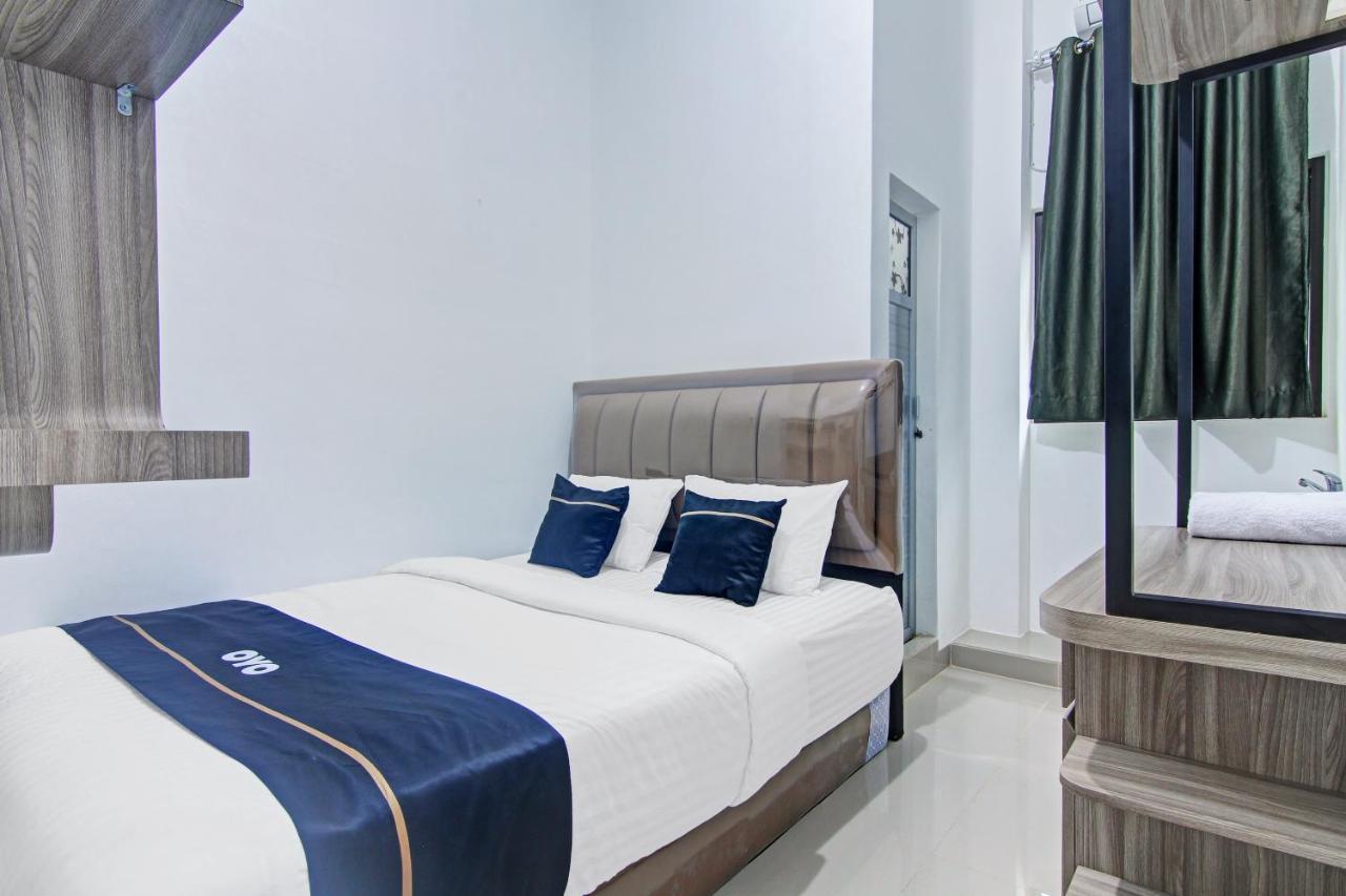 Oyo 90704 Nabila Residence Syariah Padang  Eksteriør bilde