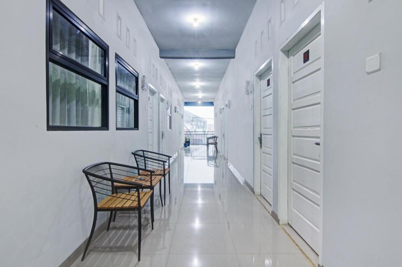 Oyo 90704 Nabila Residence Syariah Padang  Eksteriør bilde