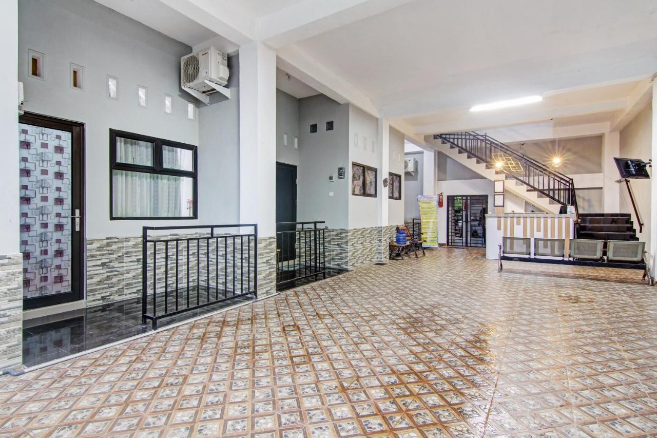 Oyo 90704 Nabila Residence Syariah Padang  Eksteriør bilde