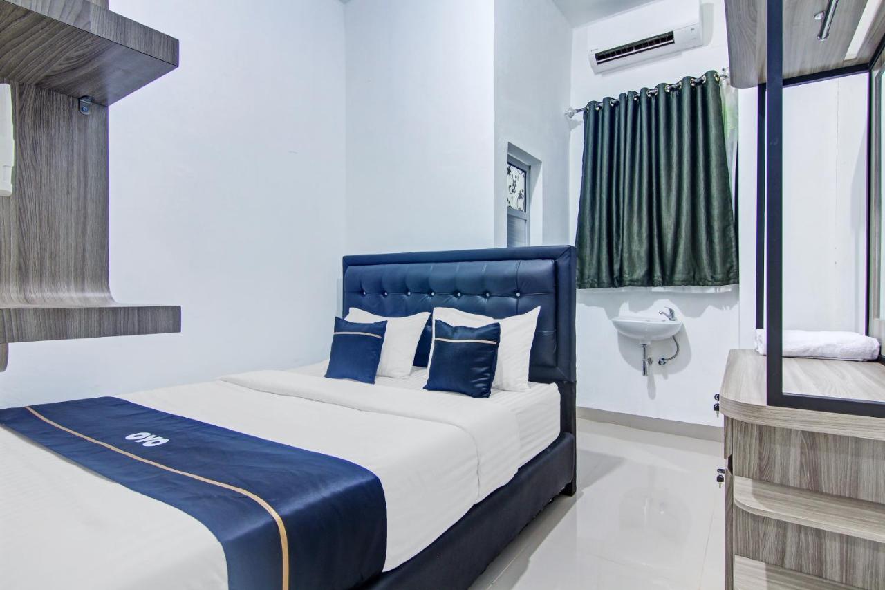 Oyo 90704 Nabila Residence Syariah Padang  Eksteriør bilde