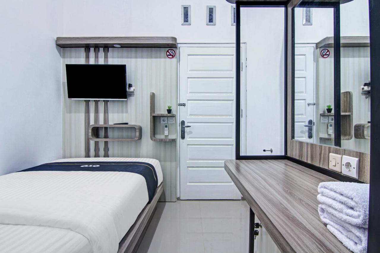 Oyo 90704 Nabila Residence Syariah Padang  Eksteriør bilde