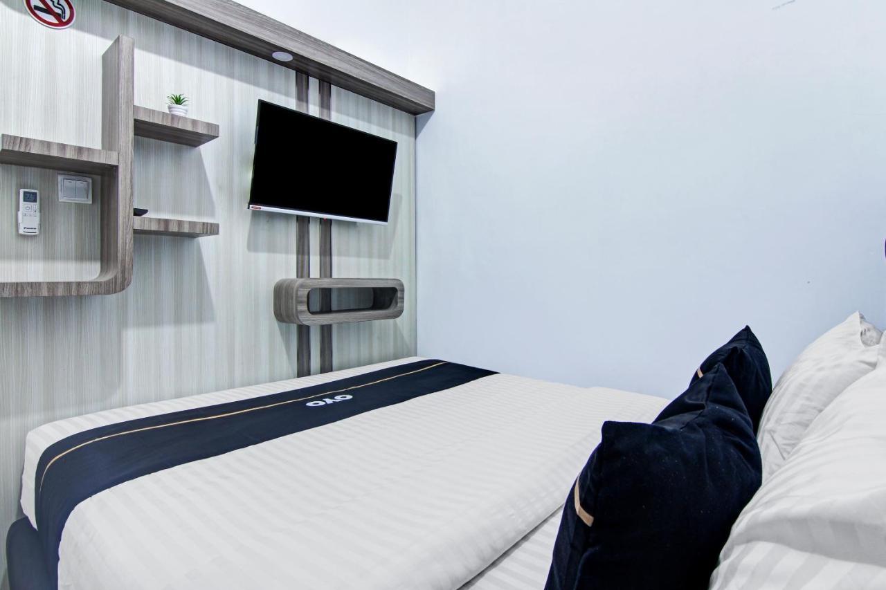 Oyo 90704 Nabila Residence Syariah Padang  Eksteriør bilde